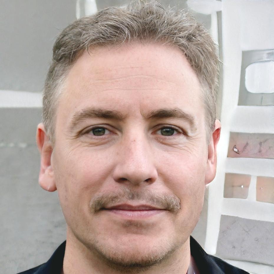 Miguel Santos, Analista Senior